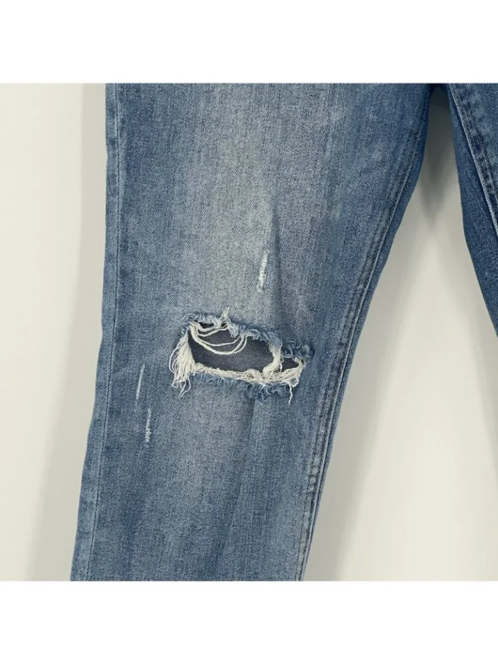 KUT From The Kloth Size 8 Blue Rachel High Rise Mom Jeans Cropped Distressed